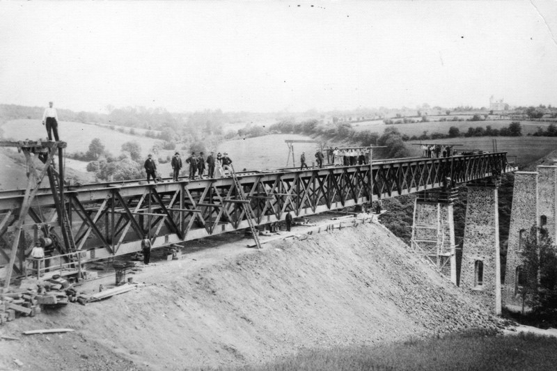 Construction du viaduc de Montrevault.